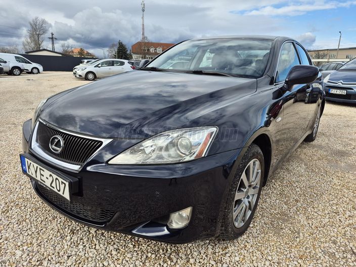 LEXUS IS 220d Sport