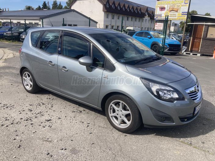 OPEL MERIVA B 1.7 CDTI Cosmo