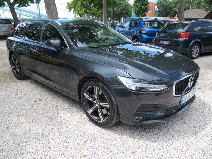 VOLVO V90 2.0 [T4] Momentum Geartronic