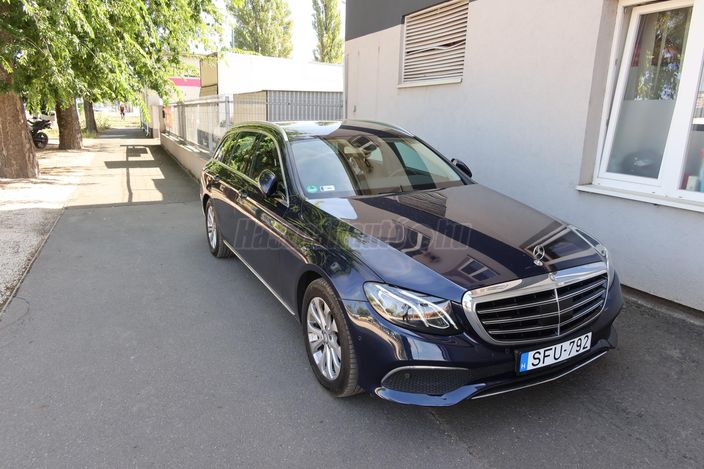 MERCEDES-BENZ E 220 d T 9G-TRONIC