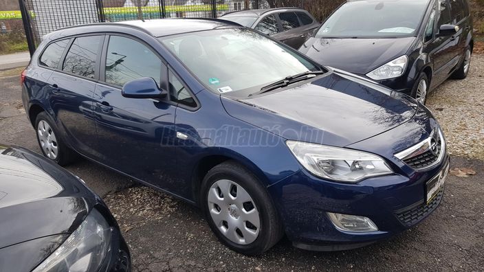 OPEL ASTRA J Sports Tourer 1.7 CDTI Cosmo