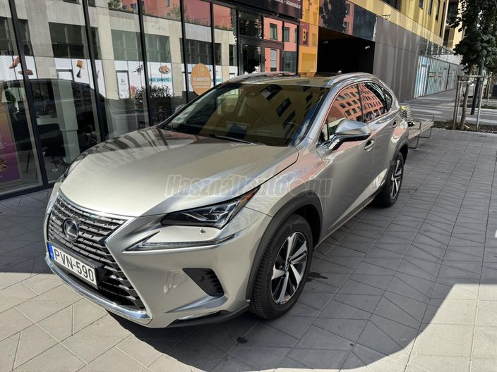 LEXUS NX 300h Luxury CVT