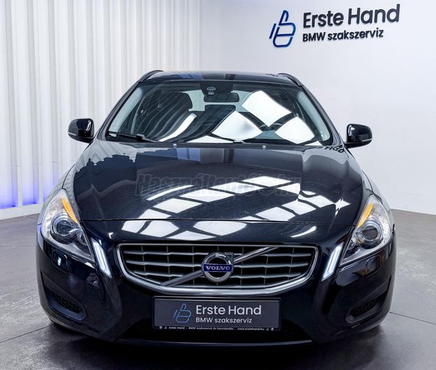 VOLVO V60 1.6 [T3] Kinetic