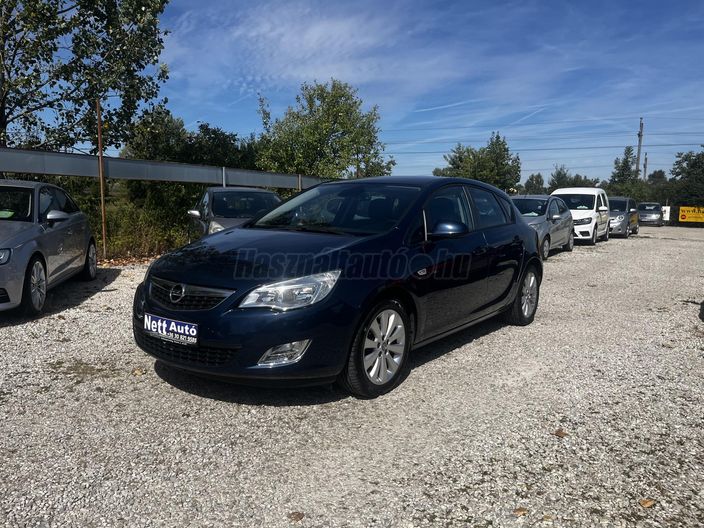 OPEL ASTRA J 1.6 Enjoy