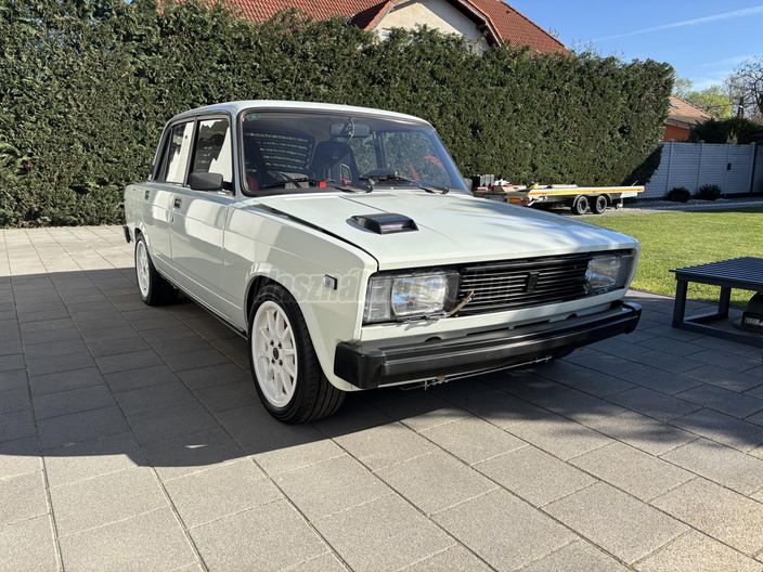 LADA 2105