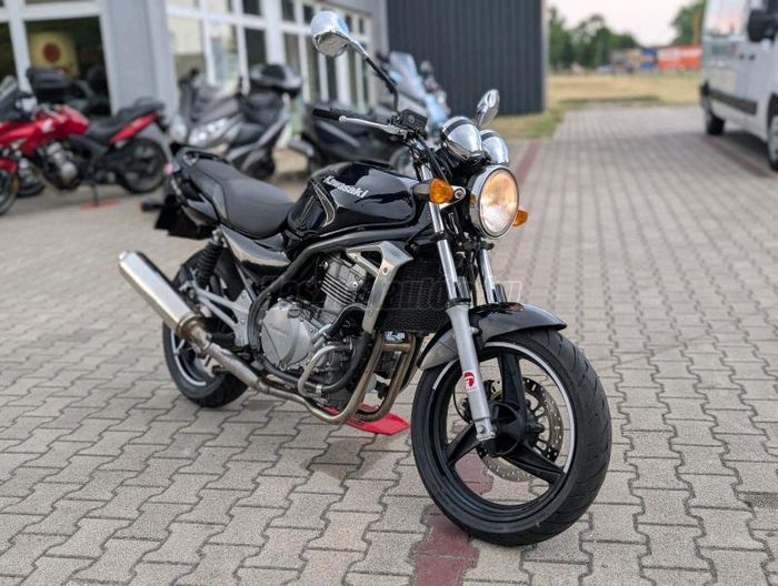 KAWASAKI ER-5