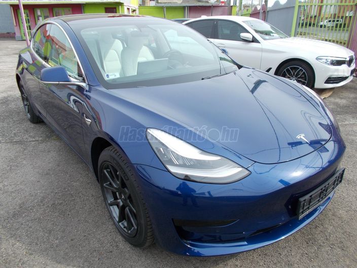 TESLA MODEL 3 Standard Range Plus Aut