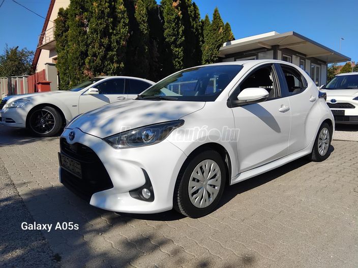 TOYOTA YARIS 1.5 Hybrid Comfort Business e-CVT