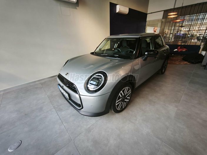 MINI COOPER 1.5 DKG
