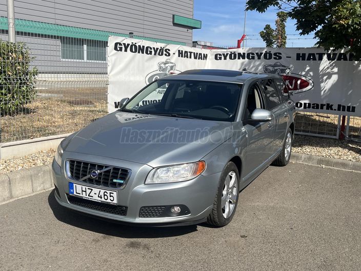 VOLVO V70 2.4 D [D5] AWD Summum Geartronic
