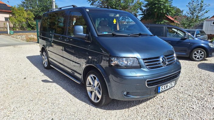 VOLKSWAGEN MULTIVAN