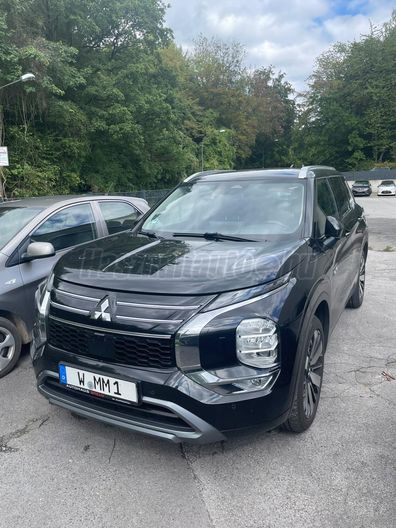 MITSUBISHI OUTLANDER 2.4 PHEV Instyle Premium 4WD CVT