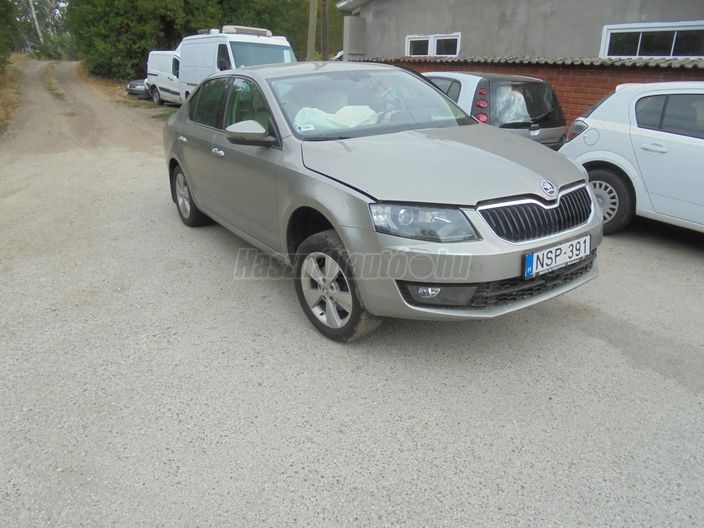 SKODA OCTAVIA 1.6 CR TDI Style DSG