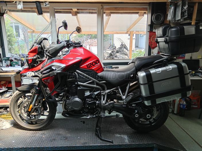 TRIUMPH TIGER 1200