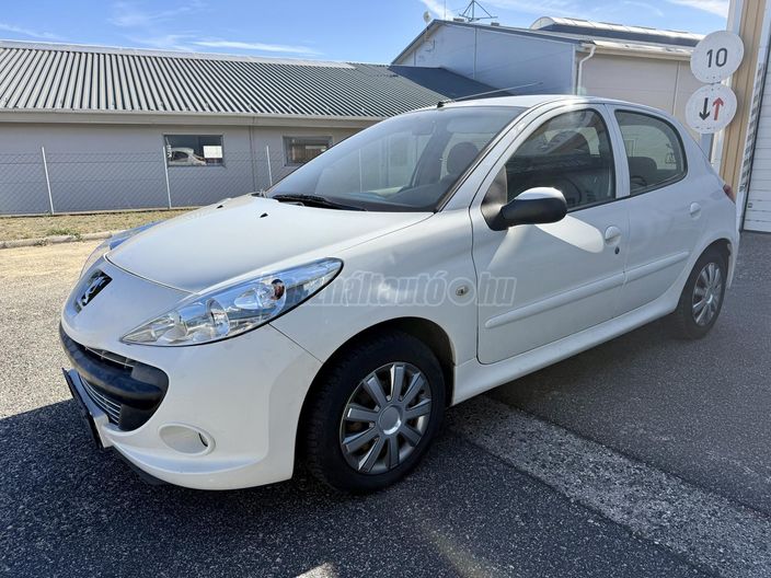 PEUGEOT 206 206+ 1.4 200 év