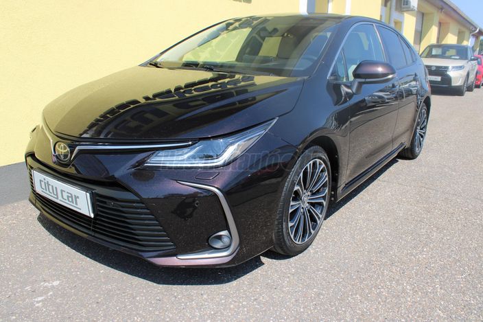TOYOTA COROLLA Sedan 1.6 Comfort Style Tech