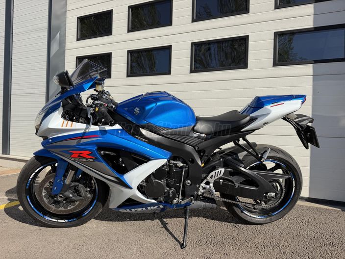 SUZUKI GSX-R 750