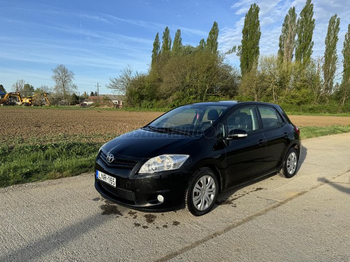 TOYOTA AURIS 1.6