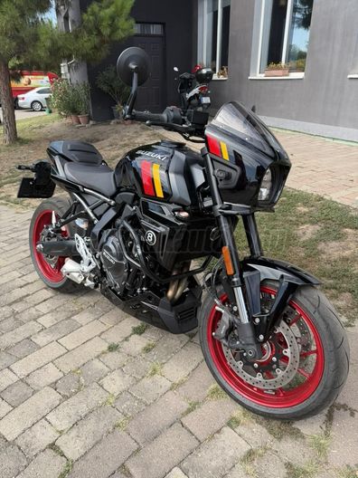 SUZUKI GSX8TT