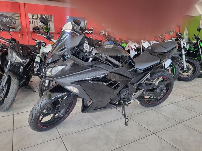 KAWASAKI NINJA 300