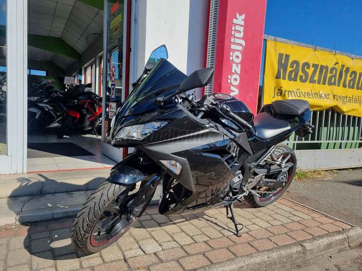 KAWASAKI NINJA 300