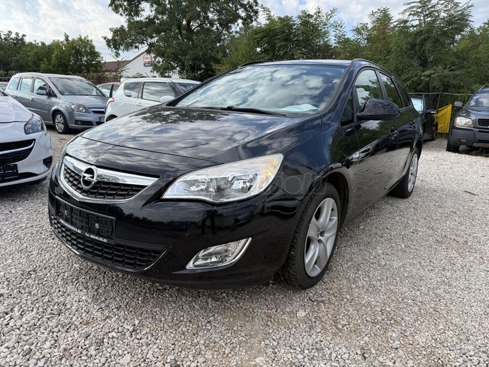 OPEL ASTRA J 1.6 Cosmo