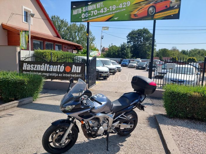 YAMAHA FZ6-S (FAZER)