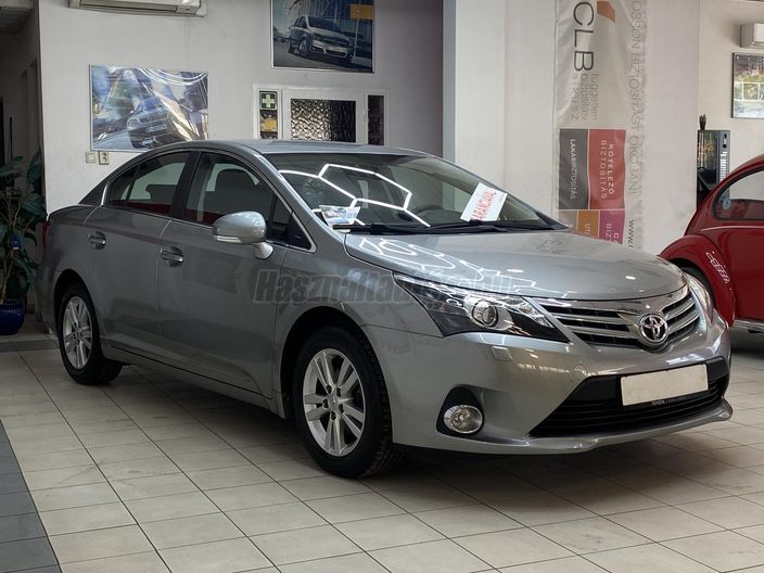 TOYOTA AVENSIS 1.6 Sol