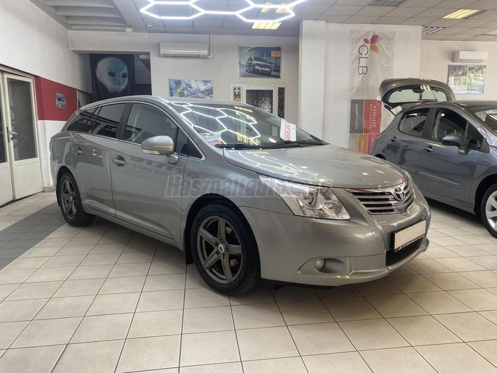 TOYOTA AVENSIS Wagon 1.8 Executive