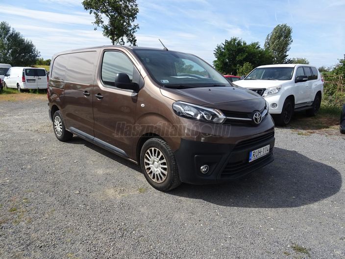 TOYOTA PROACE 2.0 D-4D Panel Van Comfort Smart Cargo L1H1