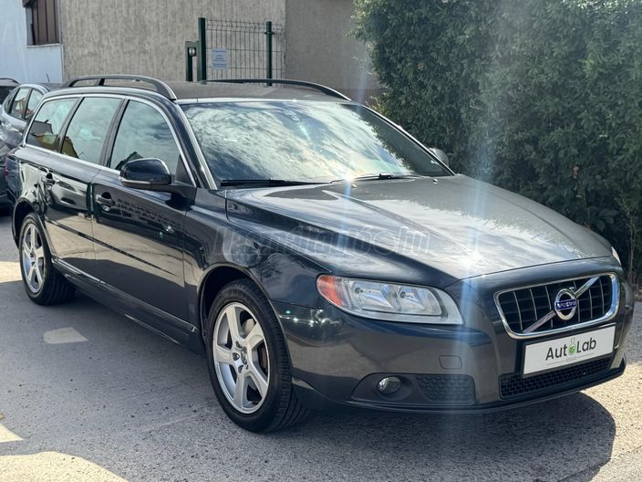 VOLVO V70 2.0 D [D4] Momentum
