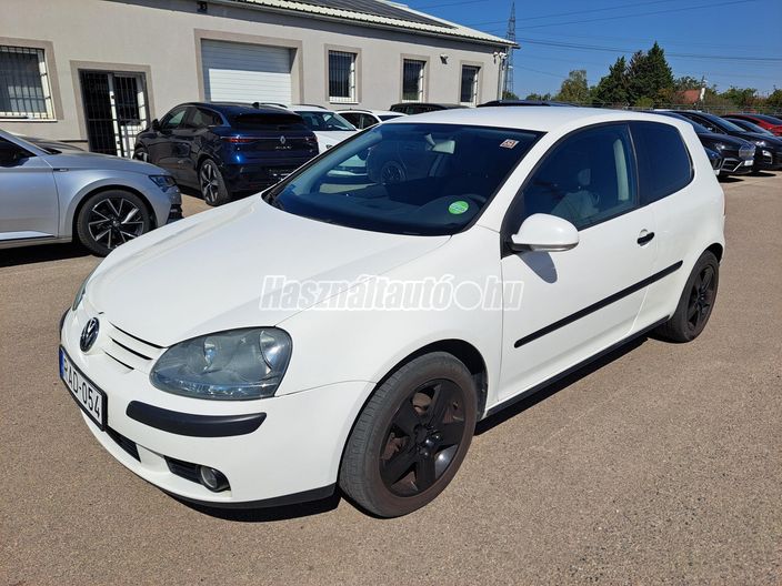 VOLKSWAGEN GOLF V 1.4 Trendline