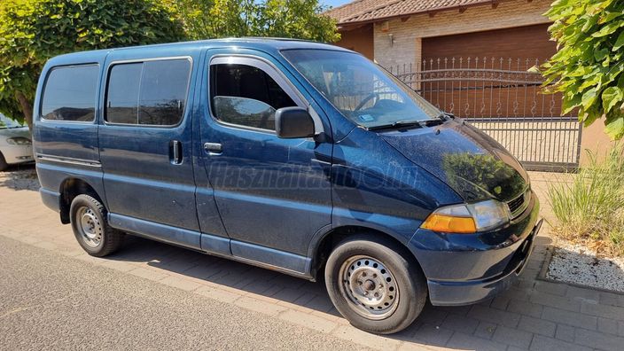 TOYOTA HIACE 2.5 D4-D Combi