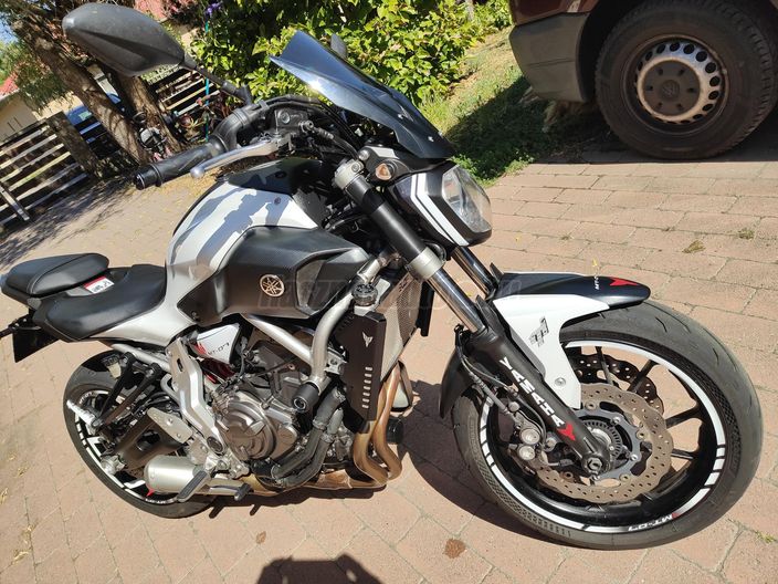 YAMAHA MT-07