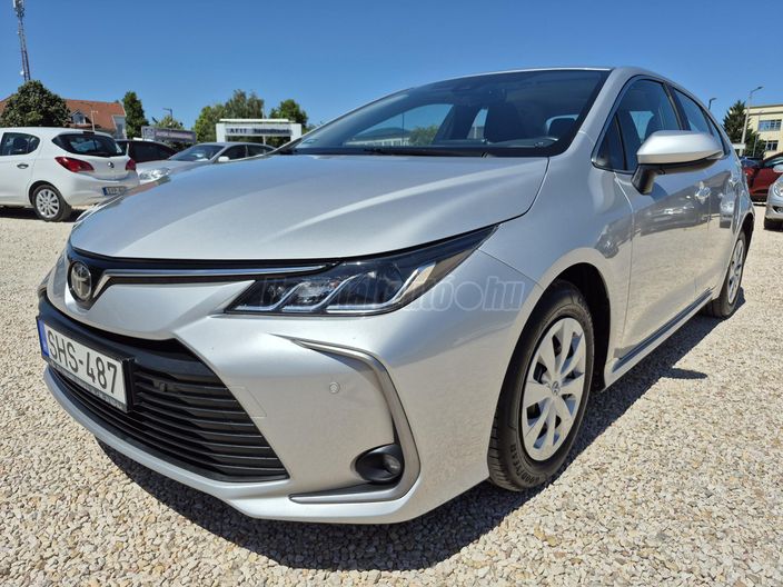 TOYOTA COROLLA Sedan 1.6 Active Business