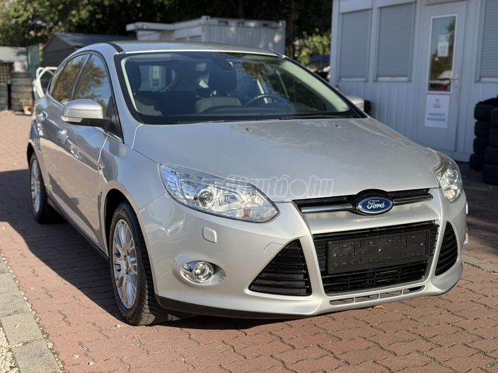 FORD FOCUS 1.6 Ti-VCT Titanium