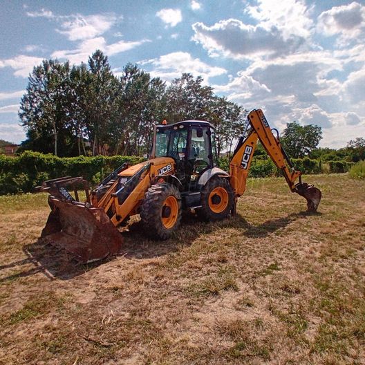 JCB 4CX