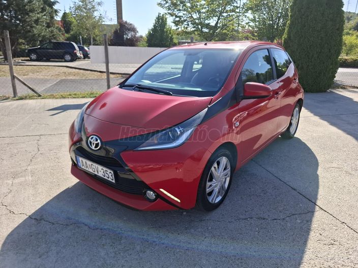 TOYOTA AYGO 1.0 x-play+touch