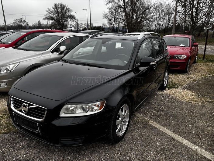 VOLVO V50 1.6 D [D2] Momentum