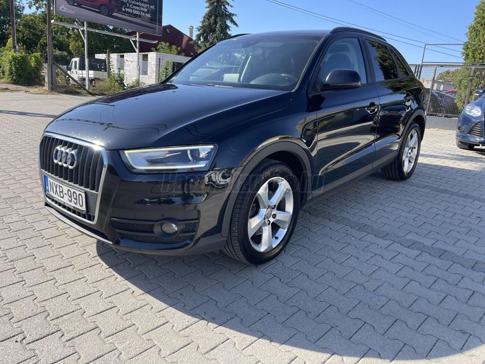 AUDI Q3 2.0 TDi DPF quattro S-tronic