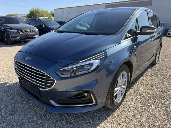 FORD S-MAX 2.5 FHEV Titanium CVT [7személy]