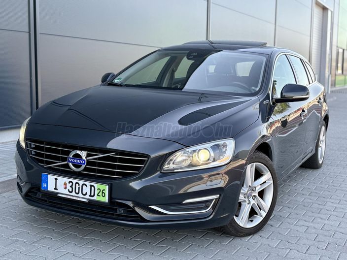 VOLVO V60 2.4 D [D6] PHEV AWD Summum Geartronic