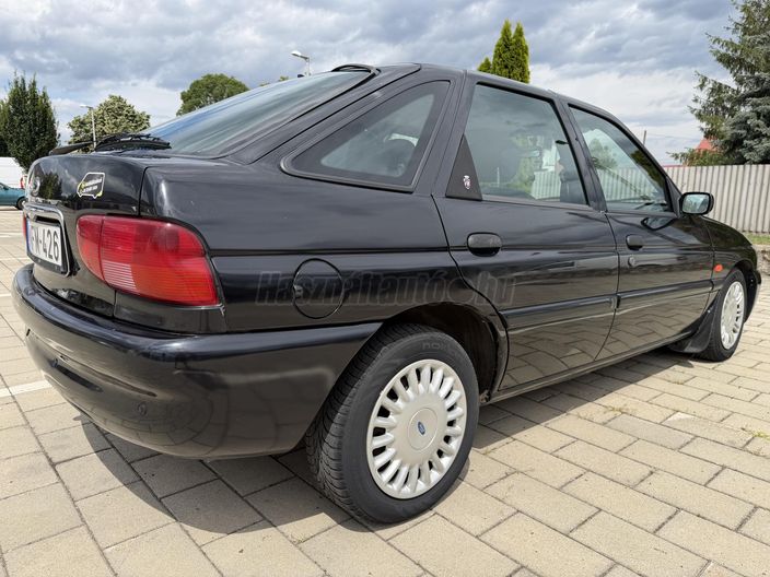 FORD ESCORT 1.8TD Ghia