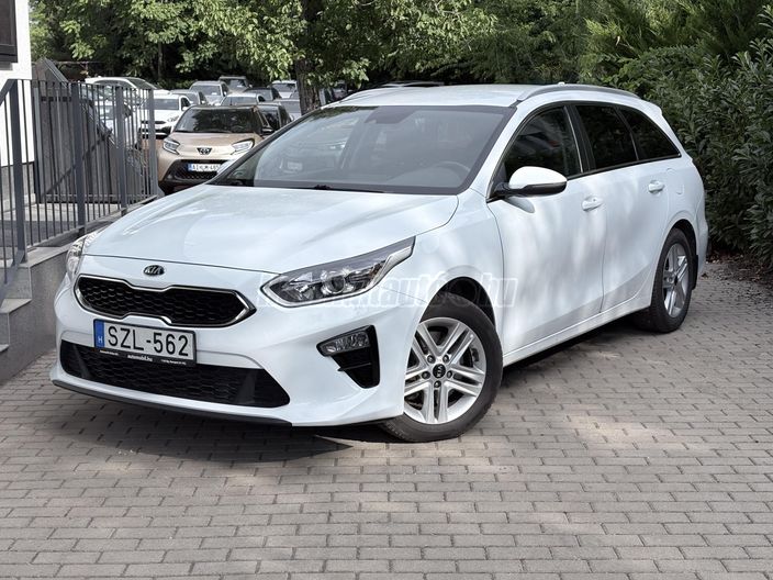KIA CEE'D Ceed SW 1.6 CRDi HP Hybrid Gold DCT