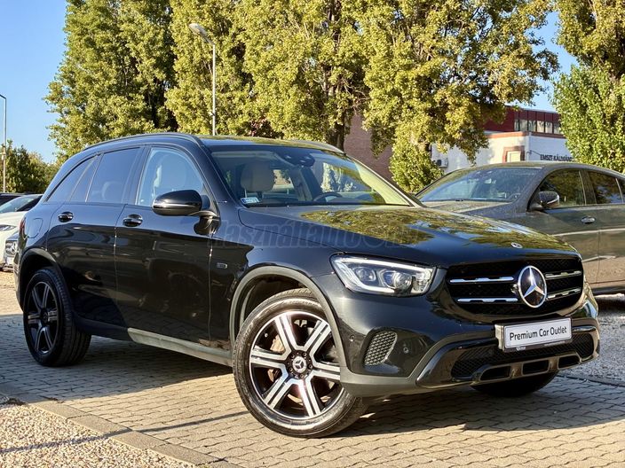 MERCEDES-BENZ GLC 300 e 4Matic 9G-TRONIC Plug-in hybrid