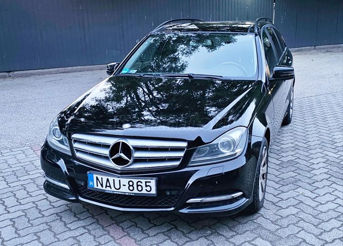 MERCEDES-BENZ C 220
