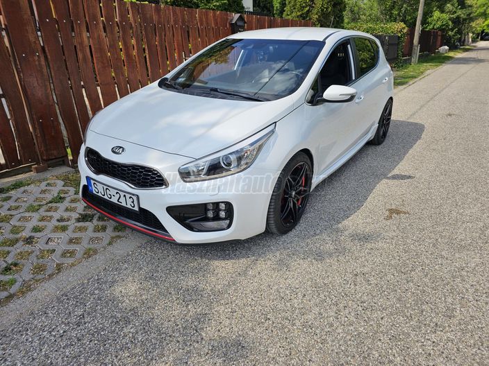 KIA CEE'D 1.6 TGDI GT Base