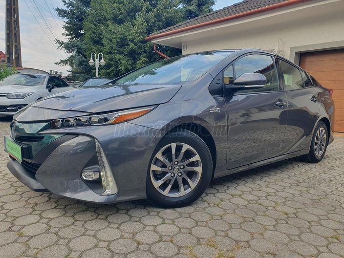 TOYOTA PRIUS PLUG-IN 1.8 PHV Executive + Solar e-CVT