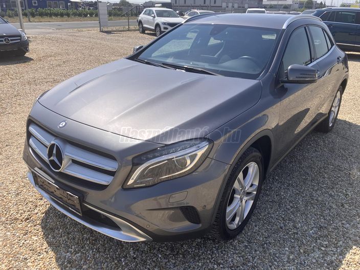 MERCEDES-BENZ GLA 180 Urban