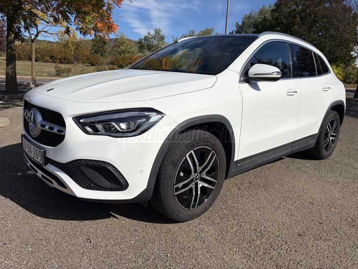 MERCEDES-BENZ GLA 180 Progressive Line 7G-DCT